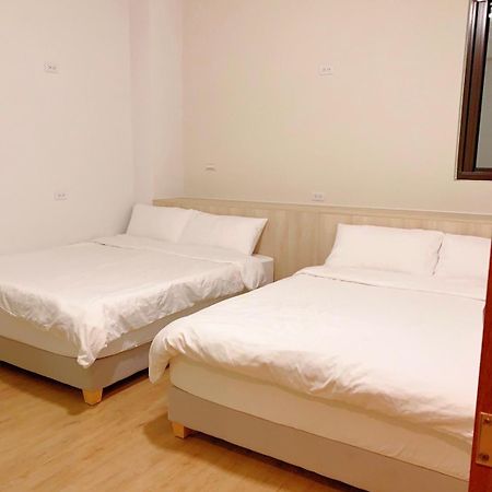 Travelers Hostel Magong Exterior photo