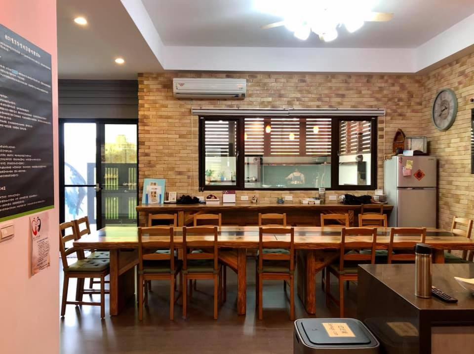 Travelers Hostel Magong Exterior photo